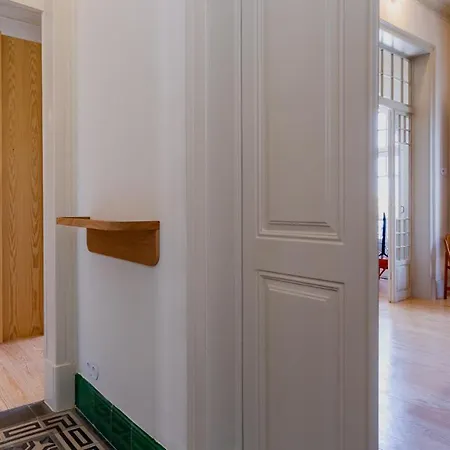 Apartamento Pombaline Building With Pool By Lovelystay