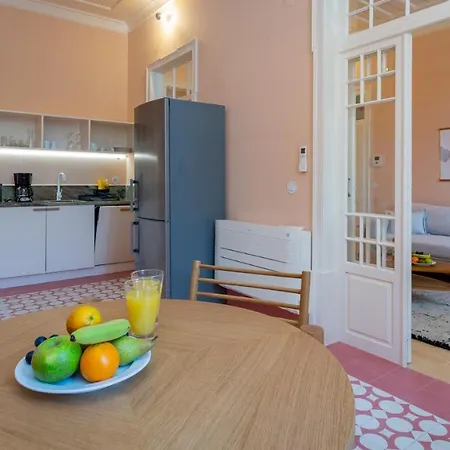 Pombaline Building With Pool By Lovelystay Vila Real de Santo António