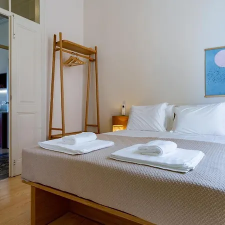 Pombaline Building With Pool By Lovelystay Διαμέρισμα Vila Real de Santo António